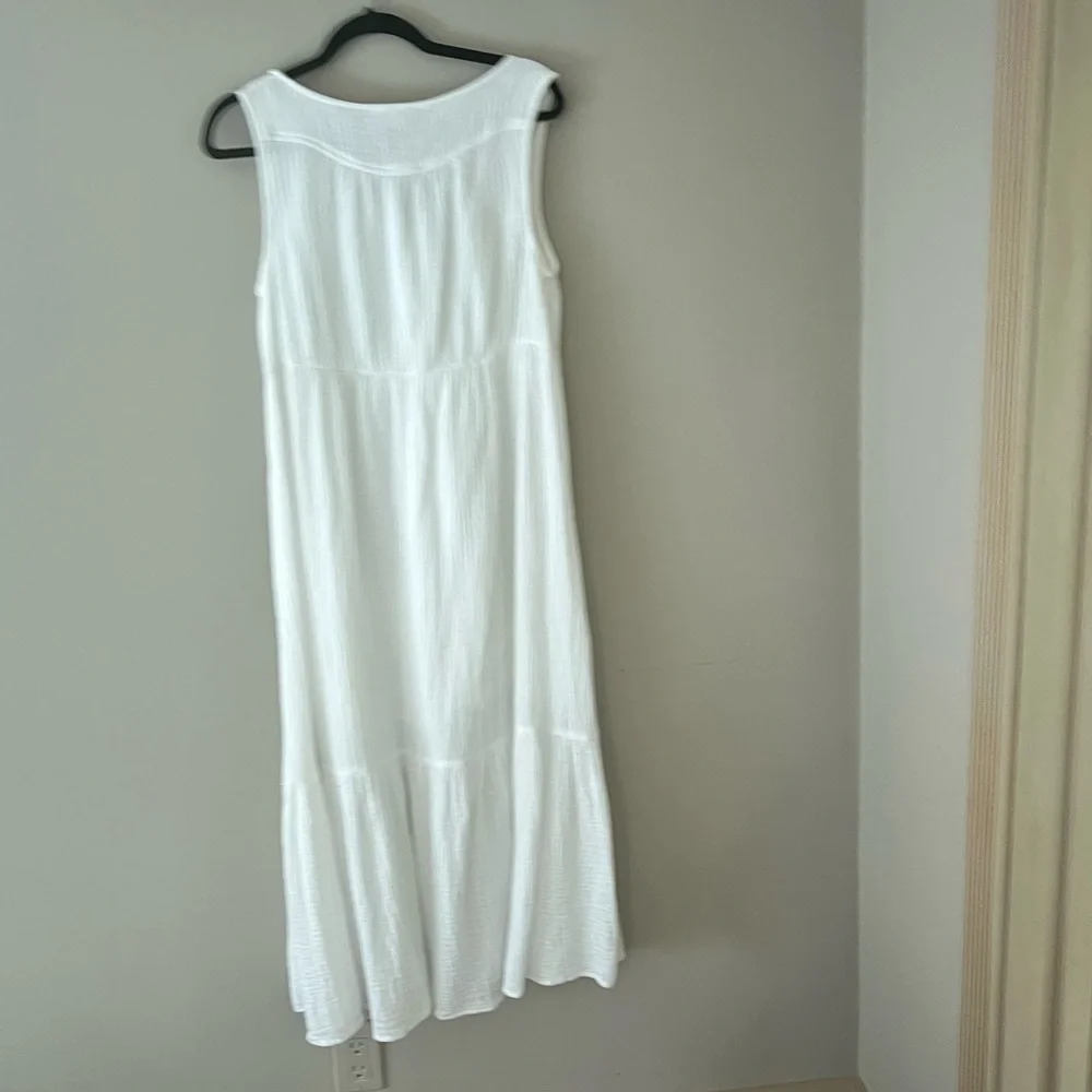 beachlunchlounge White Button-Front Tiered Maxi Dress - Picture 6 of 7